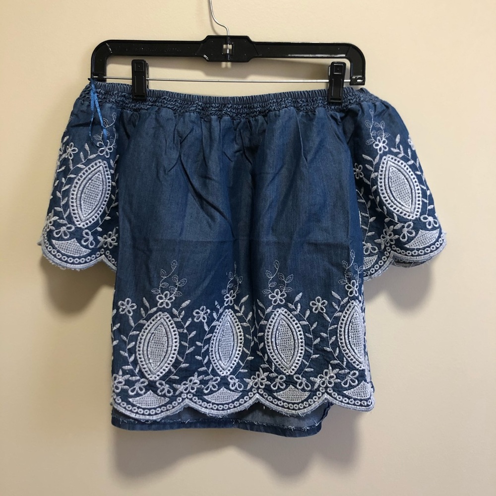 NWT Romeo+Juliet Couture | Off the shoulder top SM